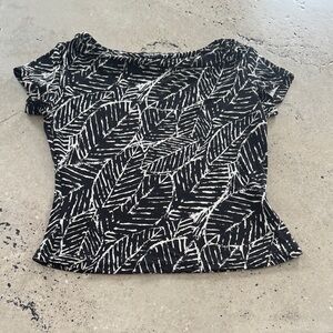Briggs New York Black and White Leaf Print Top